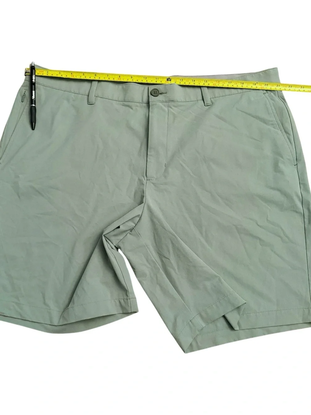 Tommy Bahama Men’s Green 5 pockets Solid Chino Flat Front Shorts 9 Inch Inseam